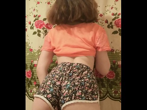 ❤️ Sexy na batang babe na hinuhubad ang kanyang shorts sa camera ❤ Porn video sa amin